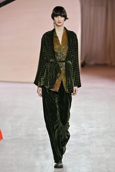 Momonì Fall Winter 2024-25 Shenzen Fashion Show Bohemian Style Men, Runway Trends, Abayas Fashion