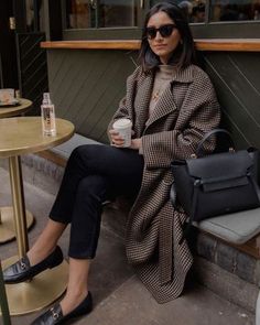 Autumn Wishlist, Croc Accessories, Coffee Date Outfits, Stylish Winter Outfits, Fall Dress Outfit, Style Inspiration Fall