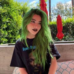 Fall Bold Hair Color, Blonde Hair Green Money Piece, Brown Hair Green Money Piece, Joker Hair Color, Bright Green Hair Color, Split Dyed Hair Colorful, Green Hair Outfit Ideas, Iroiro Pink, Teal And Green Hair