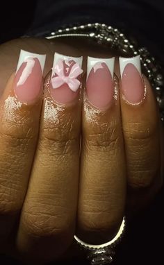 Graduation Nails Black Women, Acrylic Nail Set Ideas, Short Acrylic Nails Black Women, Short Nail Sets, Modern French Manicure, Hard Nails, Colored Acrylic Nails, Girly Acrylic Nails, French Tip Acrylic Nails