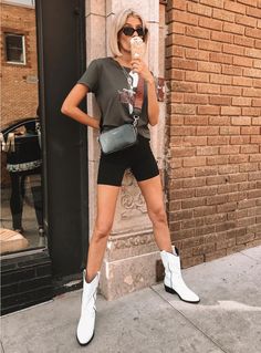 Western Boot Outfit, Outfit Botas, Biking Outfit, Causual Outfits, Eclectic Fashion, Summer Dress Outfits, Outfit Look, White Boots