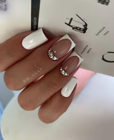 Pink White Nails, Shiny Nails Designs, Nyc Nails, Squoval Nails, Pink Gel Nails, Subtle Nails, Gel Nails Diy, Work Nails, Glow Nails