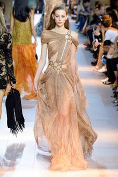 Metamorphosis Fashion, Hellfire Gala, Fluid Fashion, Pola Macrame, Couture Gowns, Bra Straps, Mode Inspiration, Roberto Cavalli, Costume Design