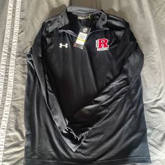 Brand New With The Tag, Never Worn Under Armor, Heat Gear, Long Sleeve. “Heat Gear Fabric Keeps Sweats Away From Your Skin To Keep You Cool, Dry And Light”. Black Long Sleeve Fan Gear T-shirt, Fall Season Black Top For Sports Fans, Sporty Long Sleeve Tops By Under Armour, Under Armour Sports Tops For Fall, Grey Quarter Zip, Under Armour Sweatshirt, Athletic Sweatshirts, Under Armour Shirts, Half Zip Pullover