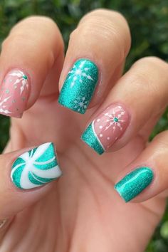 Make your winter nails pop with trendy designs you’ll love. This winter manicure inspo features the best winter gel nails for a flawless look. Don’t wait—these cute winter nails are a must-see! Turquoise Christmas Nails, Teal Christmas Nails, Teal Winter Nails, Winter Nails With Designs, Wintry Nails, Purple Winter Nails, Dec Nails, Nail Art Designs Winter, Sparkly Black Nails