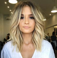 2023 Hair Trends For Women Long Face, Medium Shag No Bangs, Medium Hair With Long Bangs, Chris Sullivan, Thick Hair Cuts, Blow Dry Hair, Colour Ideas