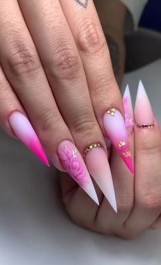 Pointy Nail Designs, Pink Stiletto Nails, Acrylic Nails Stiletto, Stilleto Nails Designs, Nails Designer, Glitter Nails Acrylic, Pointy Nails, Nails Now, Casual Nails