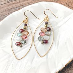 garnet tera earrings Jewelry 2024 Trends, Winter Jewelry Trends, Chocolate Jewelry, Anklets Diy, Winter Jewelry, Asymmetrical Earrings, Earring Trends, Handmade Jewelry Tutorials, Diy Wire Jewelry