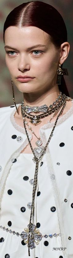 Chanel Spring 2023, Chanel Runway, Runway Beauty, Chanel Spring, Only Shoes, Spring 2023, Pearl Necklace, Chain Necklace, Chanel