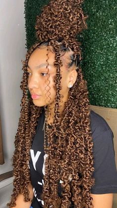 Hairstyles For December, Butterfly Locs Color Ideas, Locs Hairstyles Brown, December Braids, Ginger Braids With Curls At The End, Boho Braids Honey Brown, Ginger Butterfly Locs Long, Butterfly Locs With Color Brown, Ginger Spanish Curl Braids