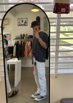 Streetwear Fashion Converse, Converse Outfit Men Summer, Converse Cdg Outfit, Clean Boy Aesthetic Outfits, Cdg Converse Outfit Men, Cdg Outfit, Cdg Converse Outfit, Converse Cdg, Cdg Converse