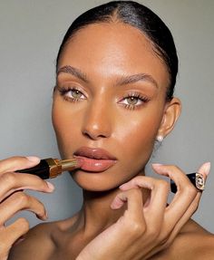 Bombshell Makeup, Elegant Makeup, Creative Makeup Looks, Dark Skin Makeup, Bridesmaid Makeup, Natural Makeup Looks, Mode Inspo