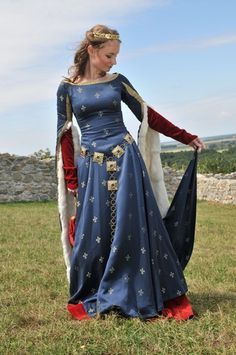 Medieval Gotic Blue Dress Historical Costume FOR Reenactment | eBay Medieval Gown, Medieval Garb, Medieval Clothes, Medieval Costume, Medieval Clothing, Medieval Dress, Medieval Fashion, Fantasy Dress, Historical Costume