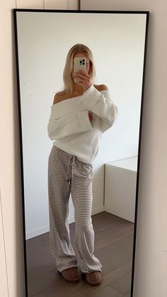 Annonce | @nellycom 🤎 Use the code 20VICTORIA to get 20% off on all Nelly by Nelly items at nelly.com🤍 Code is valid until 10th September (23:59) #nellycom #nellyhaul Fall Outfits Lounge, Tropical Winter Outfit, Classy Lounge Outfits, Lounge Wear Outfits, Stay At Home Outfits, Class Fits, Everyday Outfits Fall, Uggs Outfits, Lounge Outfits