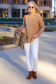 How To Wear White Jeans In Winter, White Pants Fall Outfit, Vintage Fashion Quotes, Italy Wardrobe, White Jeans Outfit Winter, White Jeans In Winter, How To Wear White Jeans, White Jeans Winter, Dressed For My Day