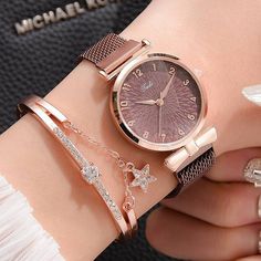 Women Bracelet Quartz Watches, good size face on watch and colour strap to suit style Magnet Watch, Luxury Bracelet, Women Bracelet, Quartz Bracelet, Quartz Clock, Watch Gifts, Beautiful Watches, Women's Watch, Sparkling Crystal