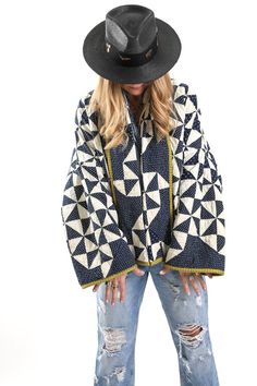 Embellished Clothes, Quilt Jackets, Quilt Clothes, Quilt Coats, Quilted Jacket Pattern, Quilt Crafts, Sew Ideas