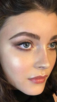 Natural Blond Hair, How To Do Brows, Eyebrow Trends, Eyebrow Styles, Full Eyebrows, Eyebrow Hacks, Linda Hallberg, Taylor Marie Hill, Full Brows