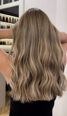 Aesthetic Hair Inspo Color, Super Light Brown Hair With Blonde Highlights, Blonde Touch Up Highlights, Lowlights Added To Blonde, Super Light Brown Hair With Highlights, Light Brown Hair With Strawberry Blonde, Lowlight Balayage On Blonde, Level 7 Hair With Highlights, Oatmilk Blonde Hair