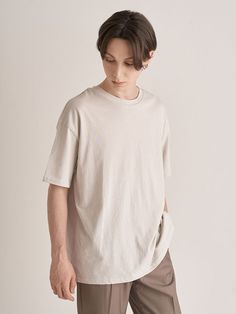 Editor's Notesinexcis’ t-shirt gives minimal look with oversized fit and basic design.- Round neck t-shirt- Oversized fit- Half sleeves- Basic, minimal designMeasurements(in.)S / M / L- Shoulder: 22.8in. / 23.6in. / 24.0in.- Chest: 24.4in. / 25.6in. / 26.4in.- Sleeve: 8.7in. / 9.3in. / 9.8in.- Length: 29.1in. / 29.9in. / 30.7in.*Model Info: 5’10’’ 132.3lbs Fitting Size SComposition & Care- 100% Cotton- Wash in cold waterDesigner- by inexcis Relaxed Drop Shoulder Everyday T-shirt, Minimalist Relaxed Fit T-shirt, Plain Cotton T-shirt With Drop Shoulder, Solid Color Boxy Fit T-shirt With Drop Shoulder, Cotton Plain T-shirt With Drop Shoulder, Cotton Drop Shoulder Plain T-shirt, Solid Color Boxy Fit Drop Shoulder T-shirt, Basic Plain Drop Shoulder T-shirt, Simple Boxy Fit T-shirt For Everyday