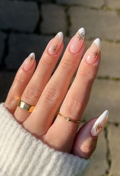 Best winter nail ideas | trendy winter nails | cute winter nails | simple winter nails | aesthetic winter nails | short winter nails Snowflake Nail Design, Classy Nail Designs, Christmas Nails Easy, Snowflake Nails, Winter Nail Art, Winter Nail Designs, Winter Nail, Neutral Nails, Xmas Nails