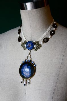 A vintage pendant caught with fresh water pearls, lead to the czech glass bead of blue, drawn up with lace, flower pendants and fresh water pearls. Fresh Water Pearls, Lace Flower, Vintage Pendant, Water Pearls, Blue Necklace, Choker Necklaces, Flower Pendant, Czech Glass Beads, Glass Bead