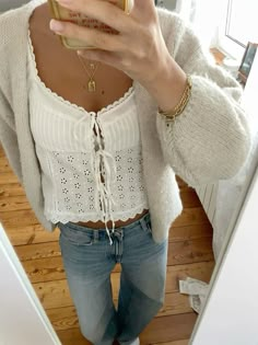 Fall Outfit Jeans, Relatable Illustrations, Outfit Inso, Trendy Outfit Ideas, Skandinavian Fashion, Stockholm Style, Fall Outfit Ideas, Outfit Jeans