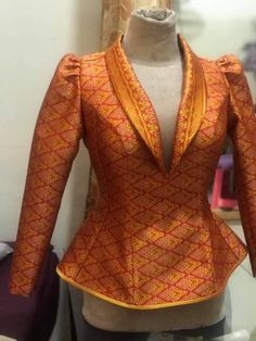 High Back Blouse Designs, Banarasi Blouse Designs Latest, Saree Blouse Long Sleeve, Banarasi Blouse Design, Jeans Casual Outfit, Casual Outfit Summer, Summer Outfits Casual