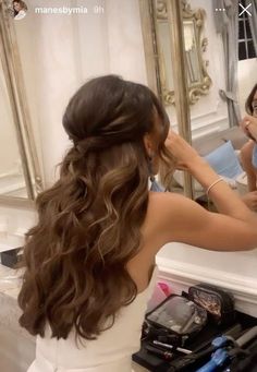 Kadeřnické Trendy, Simple Prom Hair, Bridesmaid Hair Makeup, Ball Hairstyles, Vlasové Trendy, Quince Hairstyles, Long Hair Wedding Styles, Prom Hairstyles For Long Hair, Wedding Hair Inspiration