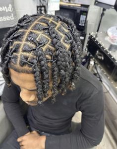 Mens Dreadlocks, Men Retwist, Dread Updos, Locs Dyed, Women Dreads, Hairstyle Locs, Hair Twist Curls, Hairstyles Dreads, Dreads Men