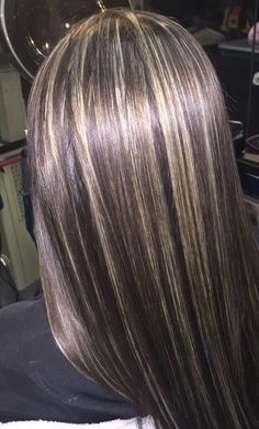 Chrome Highlights On Dark Hair, Black Hair Blonde Highlights Straight, Brown Blonde Highlights On Black Hair, Streaky Highlights Brown Hair, 2000s Highlights, Streaky Highlights, Y2k Highlights, Black Hair With Blonde Highlights, Straight Hair Highlights