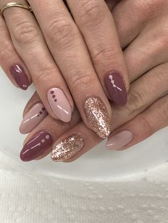 Mauve Acrylic Nails Short, Elegant Mauve Nails, Cute Mauve Nails, Mauve Almond Nails Design, Mauve Nails Wedding, Rose Gold And Mauve Nails, Mauve Gel Nails Ideas, Rose Gold Autumn Nails, Mauve And Brown Nails