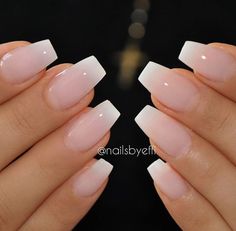 French Ombré More Everyday Nails, Fresh Nails, Faded Nails, Natural Acrylic Nails, Unghie Sfumate, French Manicure Designs, Dermal Piercing, Ombre Nail Designs, Classy Acrylic Nails