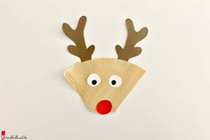 a paper plate with a reindeer's head on it