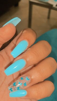 Bright Blue Acrylics, Basic 4th Of July Nails, Summer Acrylic Nails Medium Length, Teal Square Acrylic Nails, Summer Acrylic Nails Square Medium, Nails Acrylic Summer Blue, Cute Acrylic Nail Designs Medium Length, Cute Acrilyc Nail Ideas, Cute Nails Acrylic Blue