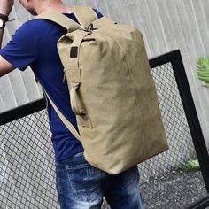 Material: tela de lona


 tamaño:


 Alto 45CM largo 26CM ancho 20CM


 Lugares aplicables: viajes/compras/trabajo/viaje de negocios



 Sección B: Versión mejorada Army Duffle Bag, Big Travel Bag, Mens Duffle Bag, Canvas Backpack Men, Climbing Backpack, Large Backpack Travel, Mens Backpack Travel, Canvas Travel Bag, Military Backpack