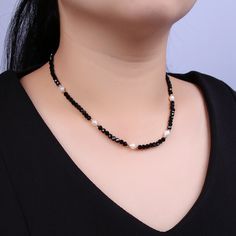 Beaded Necklace Black, Black Beads Mangalsutra, Black Beads Mangalsutra Design, Gold Bead Earrings, New Gold Jewellery Designs, Daily Wear Jewellery, Black Pearl Necklace, Beaded Necklace Designs, Black Beaded Jewelry