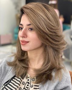 Pin on becca Feathered Hair Cut, Haircuts For Medium Hair, Haircuts For Long Hair, Trending Hairstyles, Feathered Hairstyles, Medium Hair Cuts, Long Hair Cuts, Layered Hair