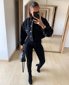 Daily Fashion Inspo on Instagram: “@mrsgouano 👏 #styledaily” Black Mood, Elegante Casual, Jacket Outfit, Casual Winter Outfits, Instagram Foto, Mode Inspiration, Fall Winter Outfits