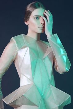 Capitol Couture, Structured Fashion, Origami Fashion, Geometric Fashion, 3d Fashion, Gareth Pugh, Crystal Fashion