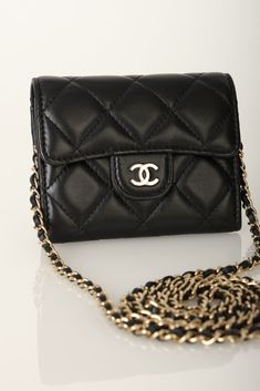 CONDITION: VERY GOOD .?ÿ Dropping in the shop is a classic Chanel Caviar Cardholder on Chain with gold hardware! Perfect mini size for traveling or everyday errands. Features:  snap closure buttery soft lambskin multiple card slots  Fits multiple cards, cash, Lactaids, and coins.?ÿ Crafted in 2020 Strap drop: 23.75" 4.4" L x 1.5" W x 3.5"H Please note: Hairline scratches on hardware. Faint corner wear.?ÿ Please refer to photos for more details.?ÿ In order to meet the current demand and given the?ÿnature of sourcing inventory, all sales are final. Please be sure to review all pictures and ask any questions prior to making a purchase! To prevent any form of fraud, I?ÿkeep video records of our team packaging?ÿand dropping off each order. All?ÿorders ship with?ÿtracking and?ÿsignature?ÿconfirm Chanel 2020, Classic Chanel, Girl Backpacks School, Chanel Caviar, Backpack Tote Bag, Dior Shoes, Girl Backpacks, Burberry Bag, Handbag Backpack