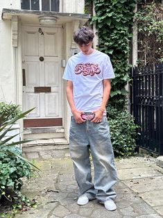 Positive Masculinity, Streetwear Fashion Baggy, Y2k Outfits Men, Fashion Baggy, Guy Fits, White Guys, Boys Fits, 90s Hip Hop Fashion, Cold Fits