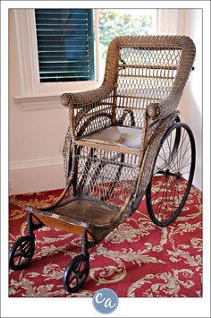 old wheelchair Hospital Wheelchair, Weird Furniture, Old Wicker, Wheelchair Women, Antique Wicker