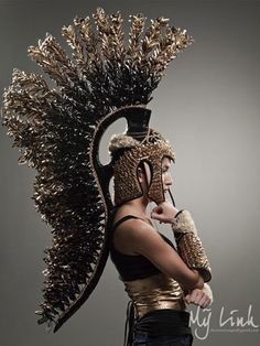 Warrior Witch, Gold Headdress, Roman Helmet, Odd Fashion, Costumes Couture, Warrior Women, Robert Mapplethorpe, Weird Fashion, Kill Bill