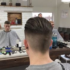 Mens Hairstyles Back View, Men Haircut Back View, Slickback Hairstyle Men, Pomade Hairstyle Men, Mens Slicked Back Hairstyles, Men Back, Short Shaved Hairstyles