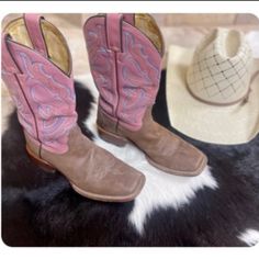 Size 6 1/2 B Pink Western Boots, Western Boots, Shoes Heels Boots, Shoes Women Heels, Heeled Boots, Shoes Heels, Size 6, Women Shoes, Boots