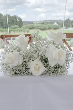 Wedding centerpiece white rose Black Decor Accents, White Rose Centerpieces, Monochromatic Wedding, Hunter Valley Wedding, White Roses Wedding, White Wedding Theme, Rose Centerpieces, Wedding Floral Centerpieces, Wedding Centrepieces