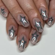 Silver Nails Almond, Nail Inspo Chrome, Almond Nails Fall, Italy Nails, Nail Art Silver, Nail Art Trendy, Chrome Nail Art, Airbrush Nails, Nails Chrome