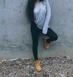 Timberlands And Leggings, Outfits Con Botas Timberland, 2019 Outfits, Outfit Botas, Leggings Outfits, Timberlands