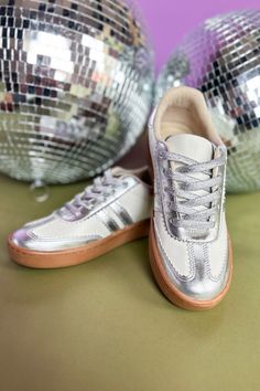 SMiel78Silver, shoes, must have shoes, silver shoes, elevated style, must have style, street wear, ssys by mallory fitzsimmons Athleisure Tops, Metallic Shoes, Shoes Sandals Heels, Maxi Dress Sale, Sole Sneakers, Athleisure Outfits, Sneaker Heels, Fashion Mode, Mode Fashion